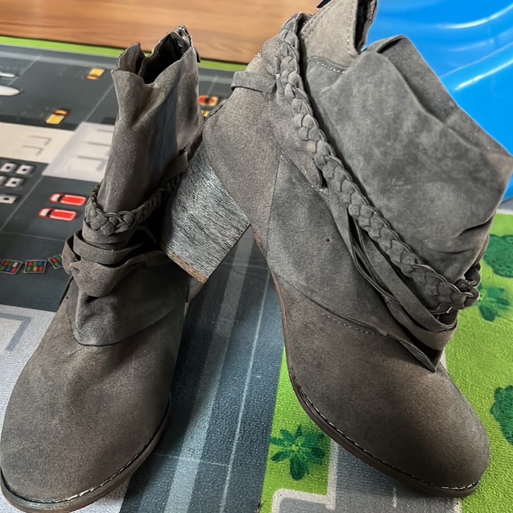 Women Size 40 shoe